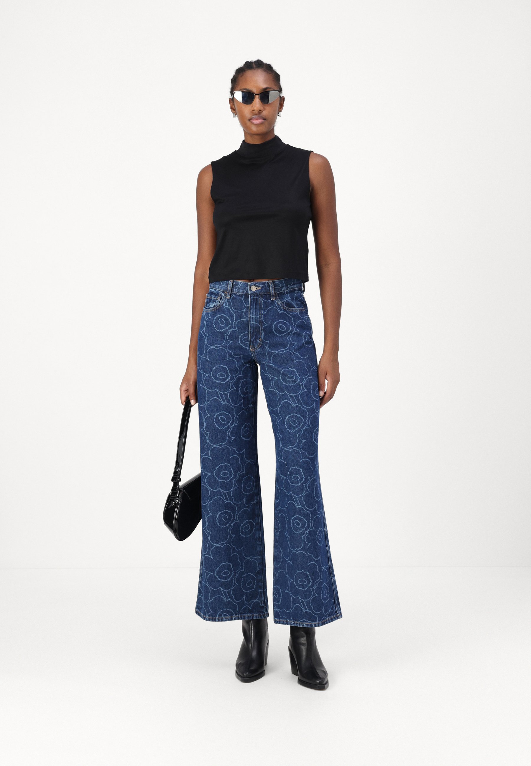 【marimekko】ジーンズ Relaxed Fit unikko フレアデニム Marimekko Relaxed fit jeans - unikko denim/blue denim