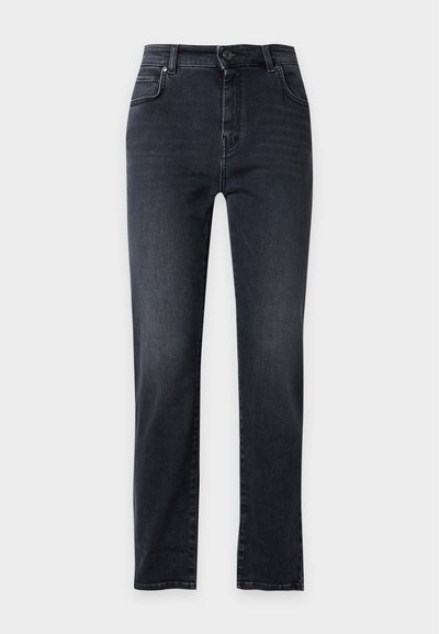 Jean gris foncé à jambes droites avec fermeture à bouton et zip à l'avant, poches devant et derrière, présenté sur un fond clair uni.
