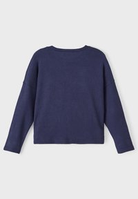 Maglione a maniche lunghe blu navy con una vestibilità morbida, scollo rotondo e texture soffice. Presenta spalle scese e un orlo dritto.