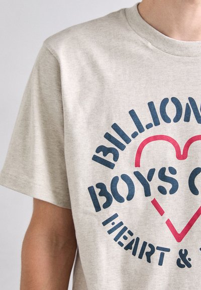Billionaire Boys Club HEART & MIND STENCIL LOGO - Marškinėliai su spaudiniu - oat