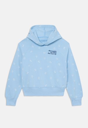 Hoodie corto blu chiaro con cappuccio regolabile, caratterizzato da un delicato motivo floreale e la scritta "Abercrombie and Fitch New York City" in blu scuro.