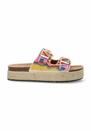 Sandalias de plataforma de cuentas coloridas con dos correas ajustables con hebilla. Suela media de yute estilo espadrille y plantilla marrón texturizada.