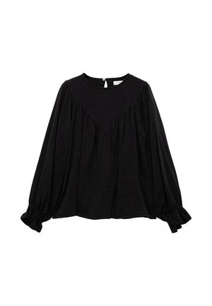 Zwarte blouse van textuurstof, met een ronde halslijn, geplooide lange mouwen en gathers langs de taille.