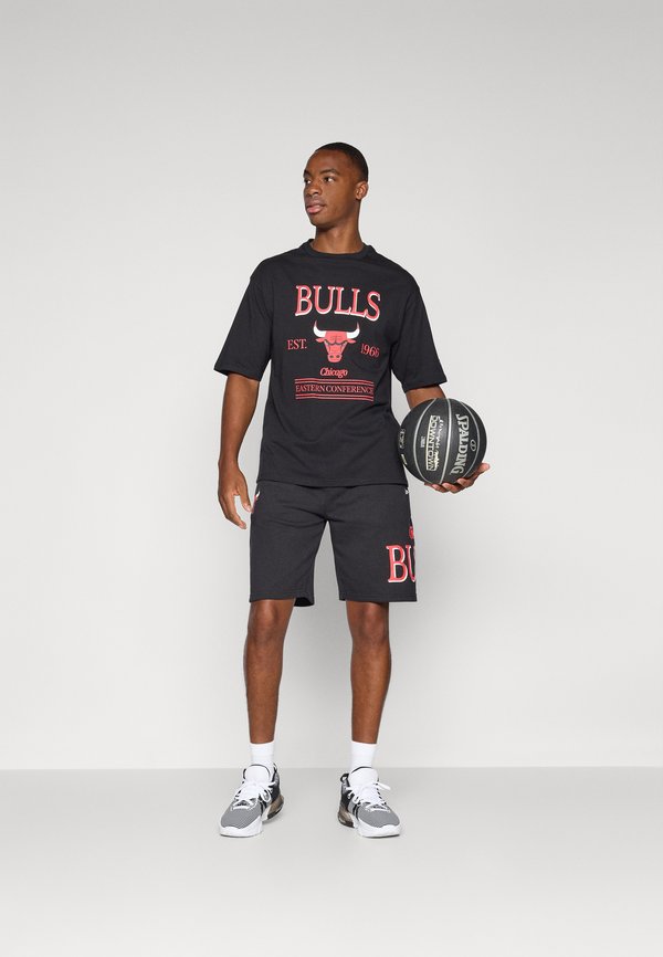 NBA CHICAGO BULLS  TEAM GRAPHIC TEE - Club wear4