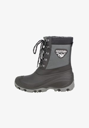 Schwarze Winterstiefel aus grauem Stoff und Gummi, mit schnürbarem Vorderteil, strukturiertem Zehenschutz und einem LOGO-Patch an der Seite.