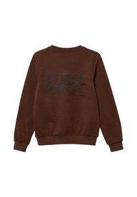 Brązowa bluza z okrągłym dekoltem i długimi rękawami. Na plecach znajduje się teksturowany nadruk z napisem „Destination” oraz nazwami miast.