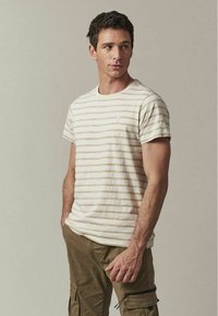 Niet geselecteerd, light greige