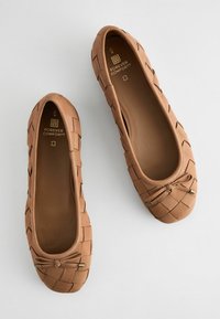 Next FOREVER COMFORT - Bailarinas - tan brown