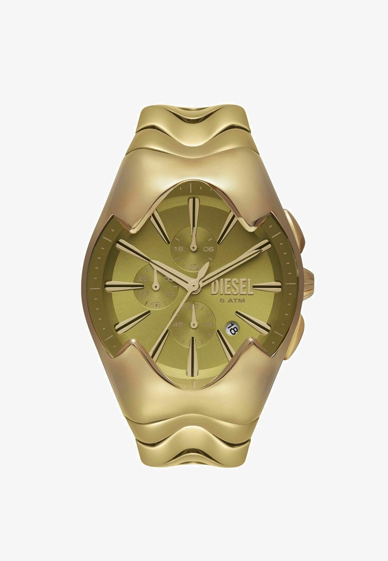 Diesel-Uhr mit olivgrünem Zifferblatt, gehäuse und Armband aus goldfarbenem Edelstahl, markantem Wellenmuster und Datumsanzeige bei 6 Uhr.