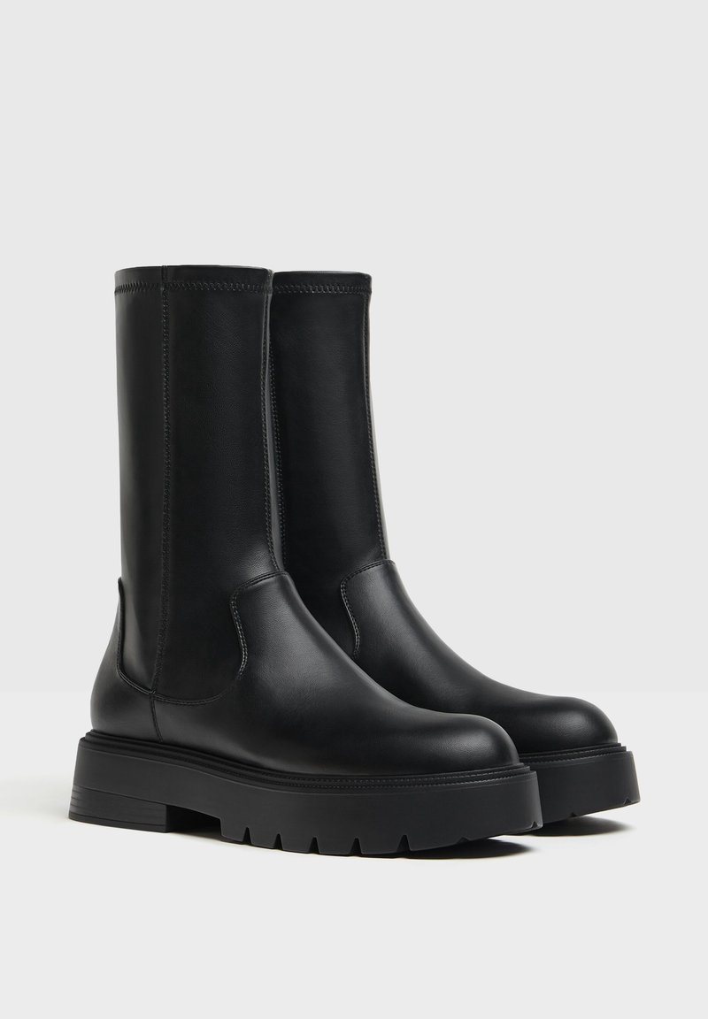 Bershka Bottines à plateau black/noir (Seconde main)