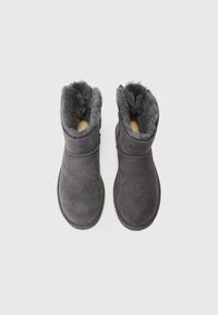 UGG MINI BAILEY BOW II - Vinterstøvler - obsidian