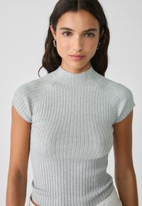 Stradivarius WITH CAP SLEEVES  - Základné tričko - grey
