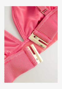 Kijelölve, orange pink