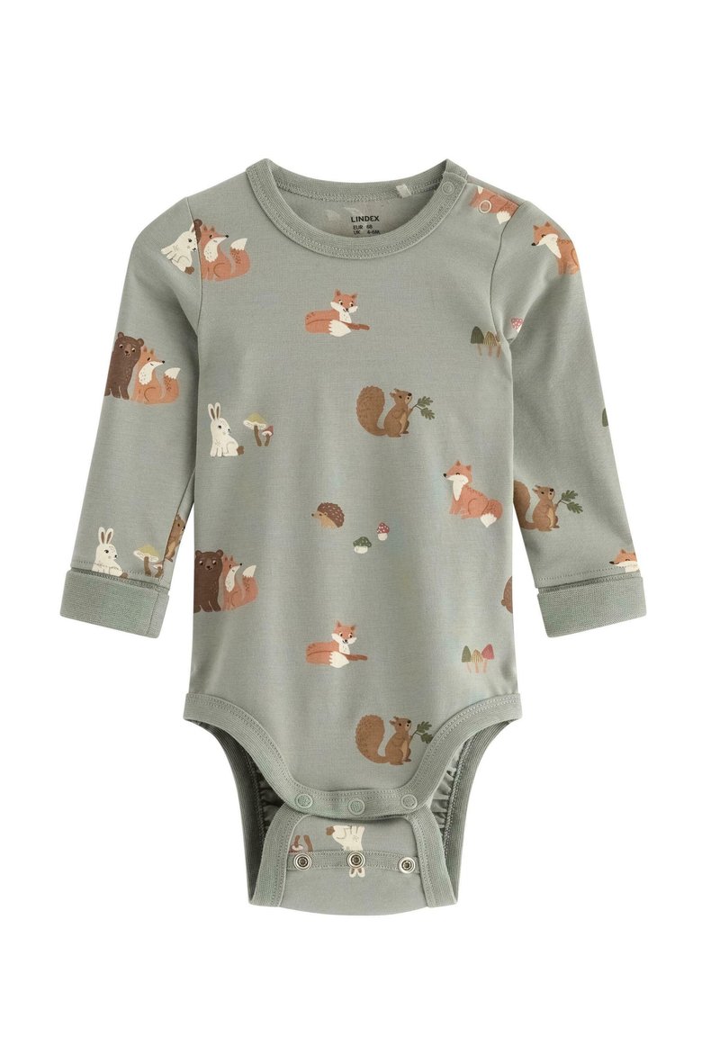 Langærmet jumpsuit i blødt grønt stof med et mønster af skovdyr, herunder ræve, kaniner og bjørne. Trykknaplukning i bunden.