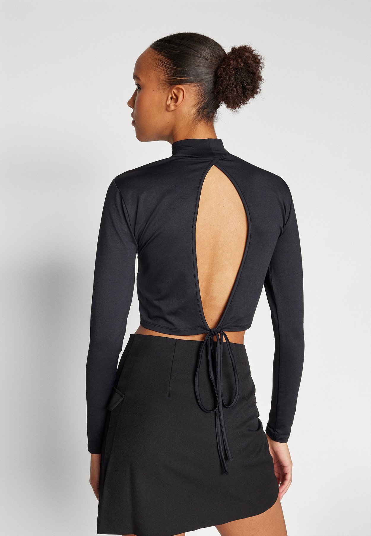 ONLEA OPEN BACK 