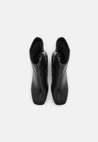 Steve Madden Korolliset nilkkurit - black