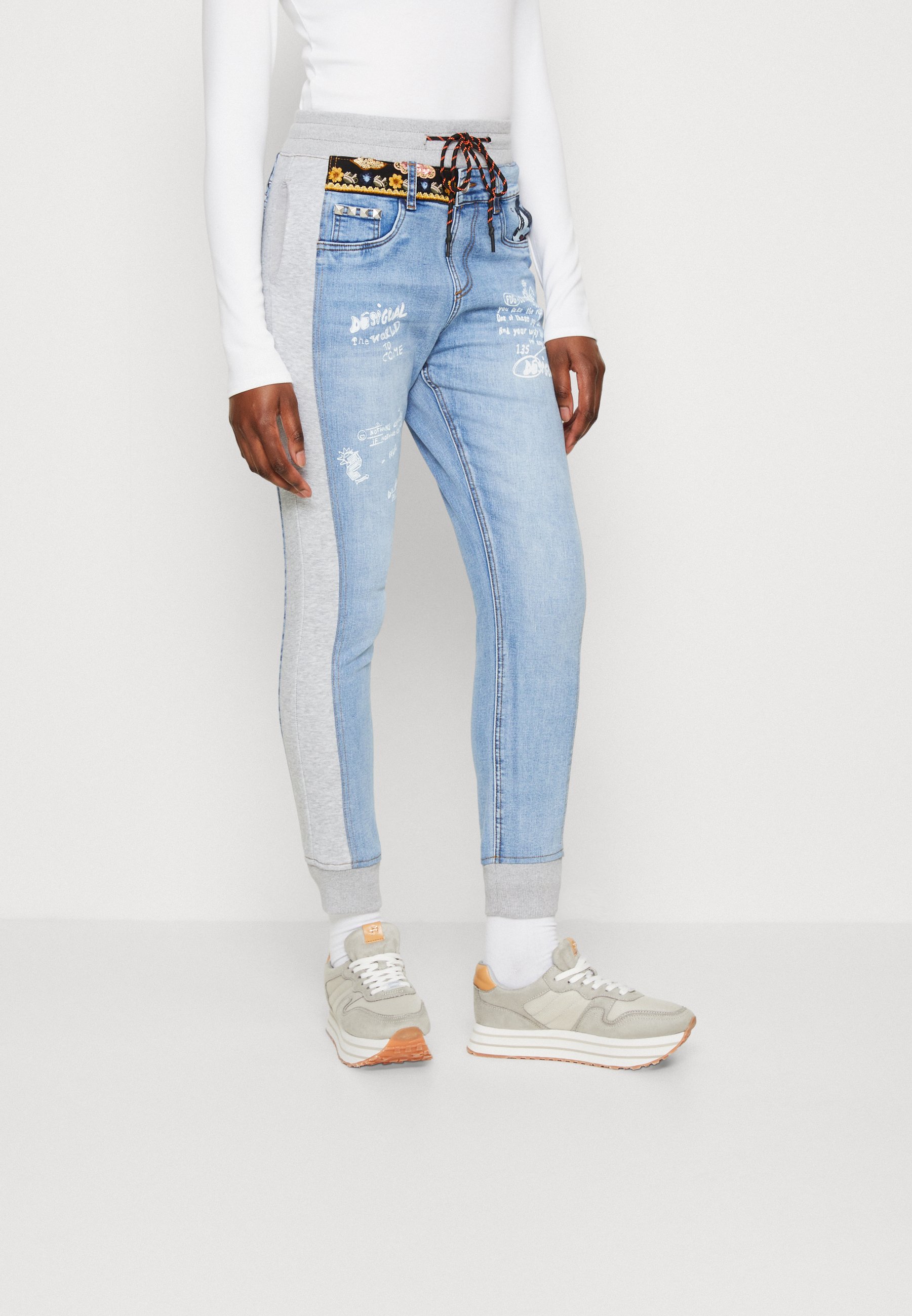 Desigual Jungen Jeans 'Denim_aik' – Jogging Fit, Elastischer Bund, Verwaschener Denim-Look