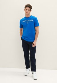 TOM TAILOR MIT LOGO - Camiseta estampada - sure blue