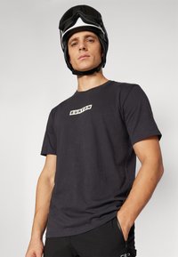 Burton DEJAVIEW TEE - Nyomott mintás póló - true black