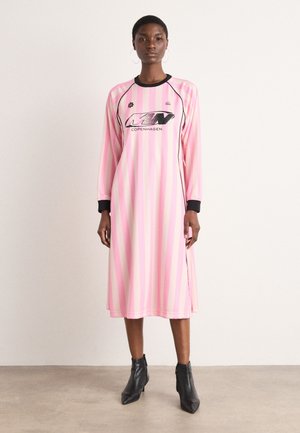 SHINY SPORT DEBBIE DRESS - Jerseykjole - begonia pink/blushing bride