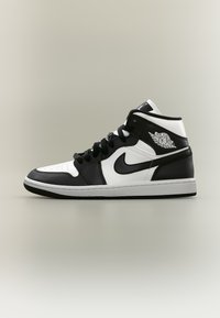 Неизбран, white/black