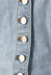 Miniatyrbilde 5