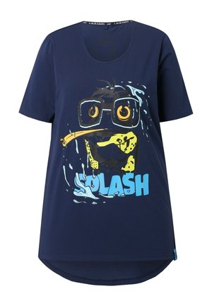 T-shirt marine avec un col rond et des manches courtes, présentant un graphique d'un chien portant des lunettes, avec "SPLASH" en bleu en dessous.