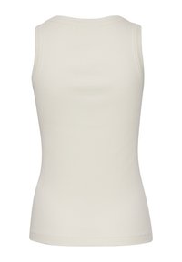 Ärmlös vit ribbad linne med rund halsringning och figurnära silhuett, visad från ryggen.