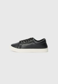 Unselected, black