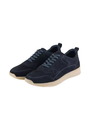 Mørkeblå ruskind sneakers med rund tå, tekstureret design, kontrasterende lysegrå snørebånd og en lys beige, let forhøjet gummisål.