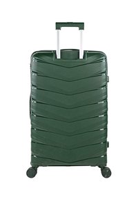 Maleta rígida de color verde oscuro con cuatro ruedas y un asa telescópica extendida, que muestra un patrón de chevron texturizado en la parte frontal.