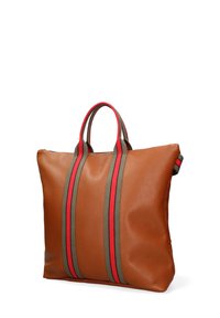 Borsa a tote in pelle marrone con due strisce verticali di colore rosso e verde. È dotata di manici doppi e chiusura a zip. Texture liscia.