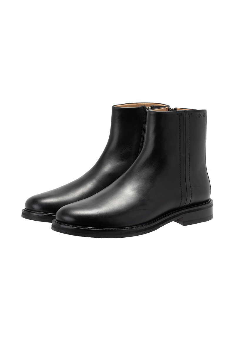 Schwarze Lederstiefeletten mit glatter Oberfläche, Reißverschluss und niedrigem Blockabsatz. Einfaches Design mit geprägtem Branding an der Seite.