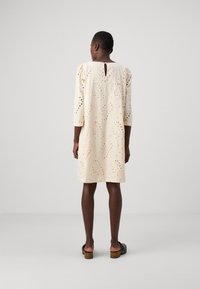 Bruuns Bazaar ARGYREIABBLUZIE DRESS - Denné šaty - white cream