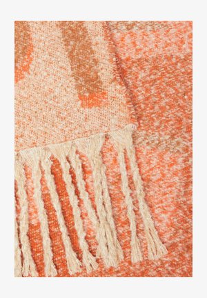 Gelaagde oranje en crèmekleurige sjaal met een gemarmerd patroon en franjes van gedraaid garen. Zachte, geweven stof met warmte.