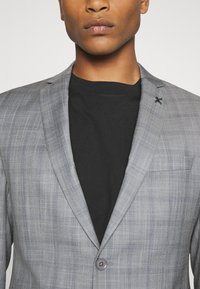 Kigili OSCAR - Κοστούμι - grey
