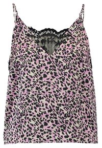 Silkebluse med pink og sort leopardmønster, der har tynde stropper og en delikat sort blonder trim langs udskæringen.