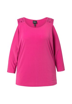 Fuchsia-pinker Oberteil mit drei Viertel langen Ärmeln, mit Ausschnitten an den Schultern und gestickten Akzenten auf den Schultern. Glattes, dehnbares Material.