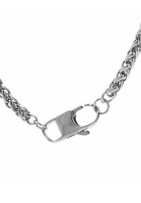 Collana in metallo argento con maglie intrecciate e un grande gancio a forma di aragosta. Texture liscia, finitura lucida e design robusto.