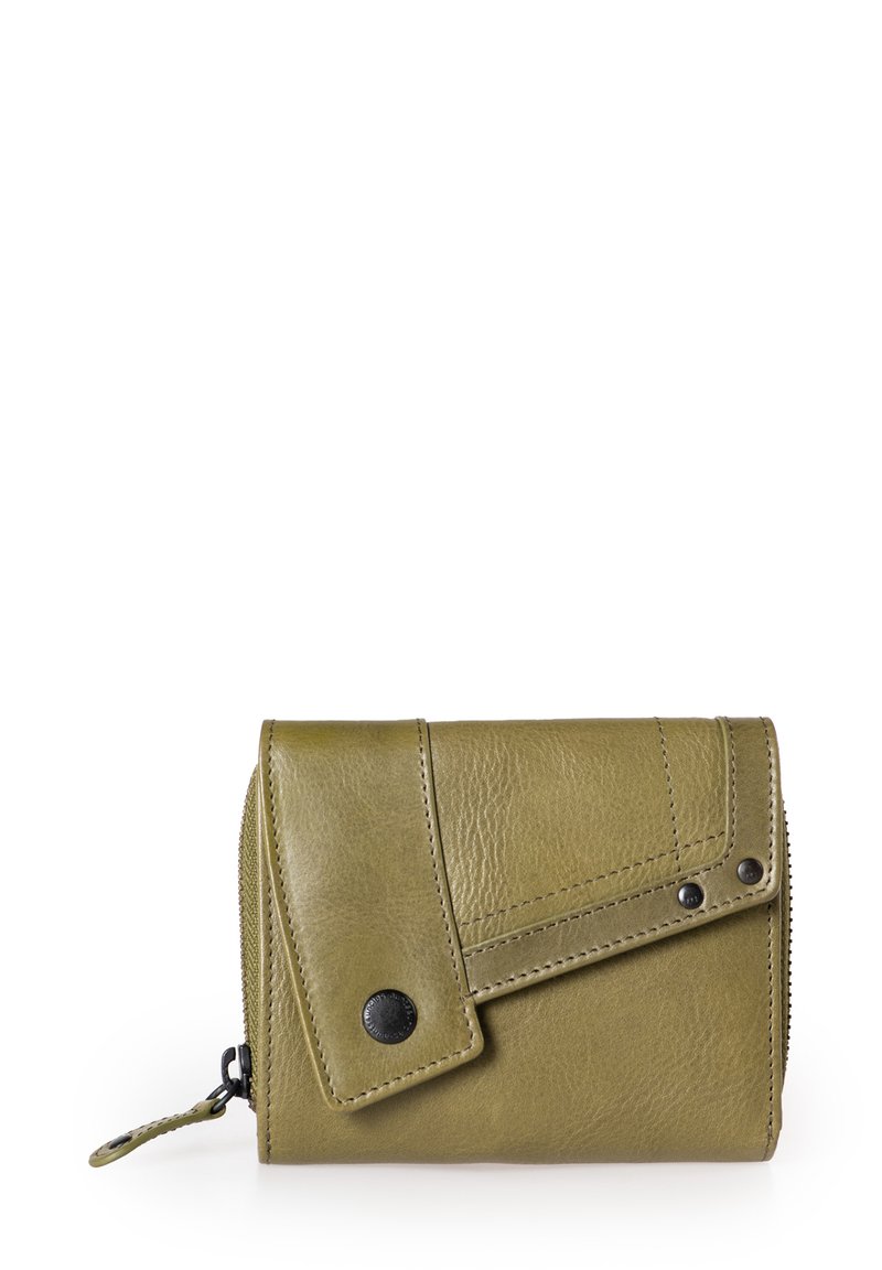 Portafoglio verde in pelle con superficie testurizzata, dotato di chiusura a patta, bottone a pressione nero e dettagli con zip lungo il bordo. Design compatto.