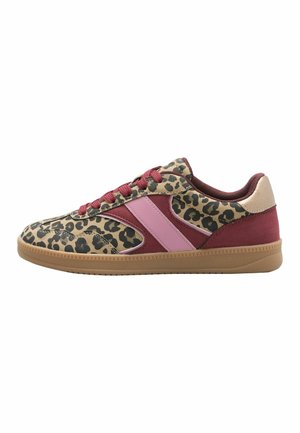 Lavprofil sneaker med leopardprint, bordeaux og lyserøde accenter, bordeaux snørebånd, beige hæl lap og sål af gummigummi.