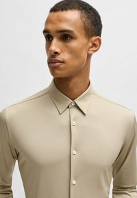 BOSS P-ROAN-KENT - Hemd - light beige five
