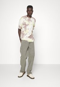Levi's® Workwear CARPENTER UNISEX - Vaqueros holgados - oregano ns canvas gd