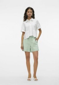 Vero Moda CARMEN NOOS              - Rövidnadrágok - silt green
