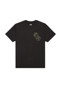 Sort bomulds t-shirt med korte ærmer, med et olivengrønt grafik af to terninger på venstre brystområde. Rund halsudskæring, afslappet pasform.