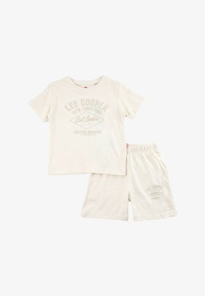 Ensemble pour enfants composé d'un t-shirt crème à manches courtes et d'un short à taille élastique, avec logo Lee Cooper estompé et texte sur le devant.