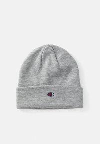 Grå stickad mössa med vikbar kant. Har en liten broderad logotyp i r�öd och blå. Mjuk textur, rundad topp, lätt design.