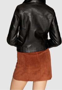 Stradivarius Giacca in similpelle - black