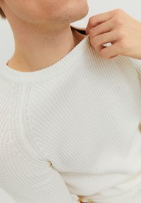 Jack & Jones JJPANNEL  - Maglione - cloud dancer