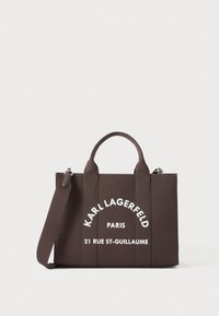 Επιλέχθηκε, dark brown